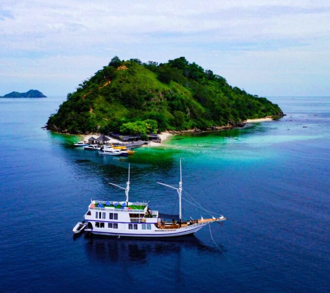 KOMODO SEA TREASURE 03 - SHARING TRIP - Image 3