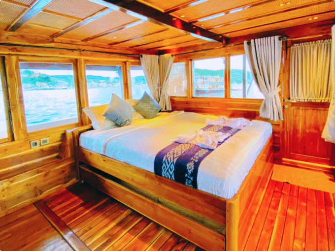 KOMODO SEA TREASURE 05 - SHARING TRIP - Image 3