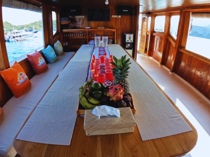 KOMODO SEA TREASURE 06 - SHARING TRIP - Image 11