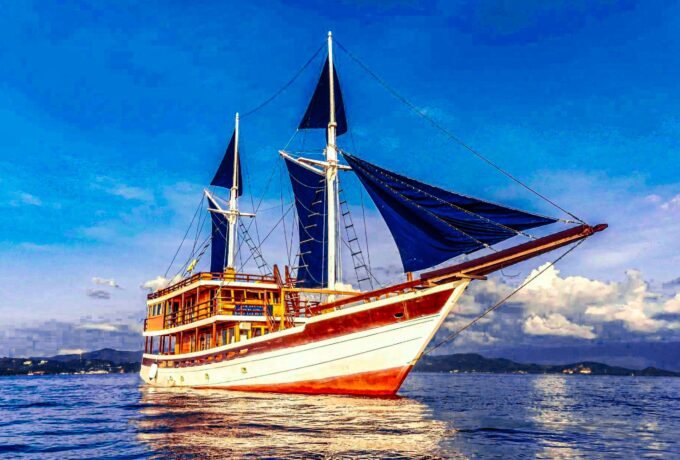 KOMODO SEA TREASURE 05 - SHARING TRIP - Image 2